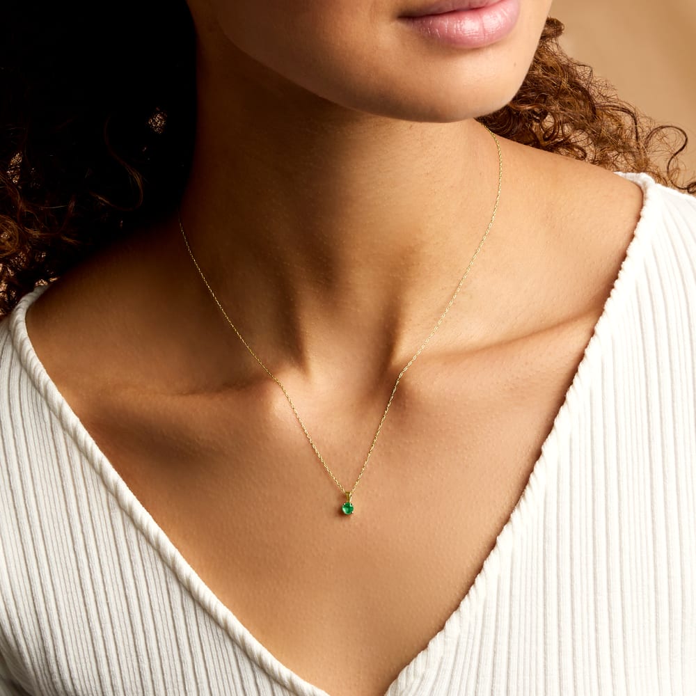 .22 Carat Emerald Pendant Necklace in 14kt Yellow Gold