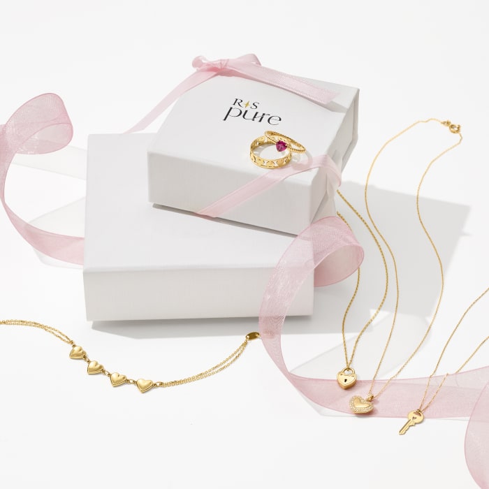 14kt Yellow Gold Heart Station Bracelet
