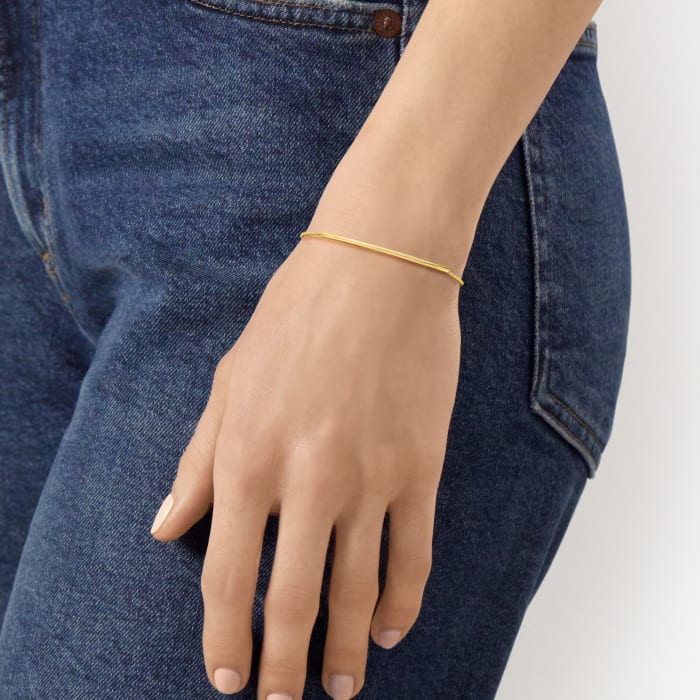 14kt Yellow Gold Round Bar Bolo Bracelet